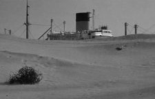 Radiografía de un fotograma: un buque sobre la arena