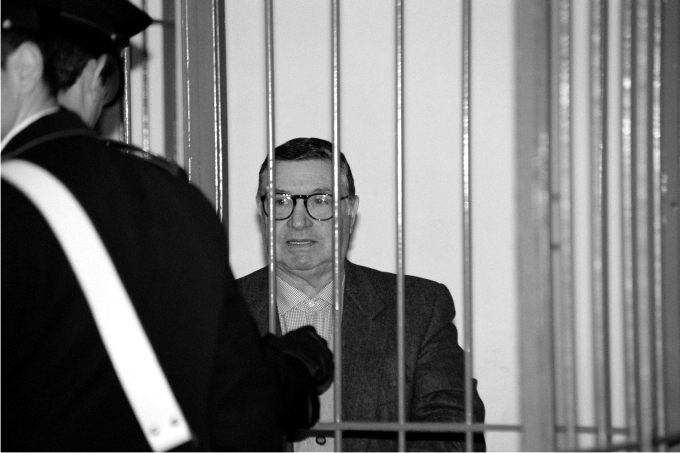 Totò Riina durante su juicio en 1993. Foto: Pier Silvio Ongaro / Sygma / Corbis.