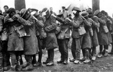 Soldados británicos cegados por gases en la Primera Guerra Mundial. Foto: DP.