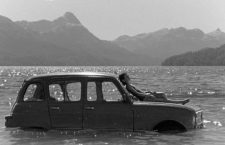 Retrato de ausente: «La idea de un lago» y la memoria como rompecabezas
