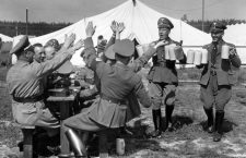 Nuremberg Rally in Nuremberg, Germany - Drinking beer in the camp the Berlin Amtswalter (political leaders of the NSDAP) in LAngwasser on the outskirts of Nuremberg. (Flaws in quality due to the historic picture copy) Photo: Berliner Verlag / Archive - NO WIRE SERVICE -