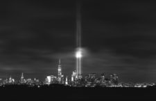 El tradicional «Tribute in Light» en recuerdo de los atentados del 11S en Nueva York, 2014. Fotografía: Gary Hershorn / Corbis.